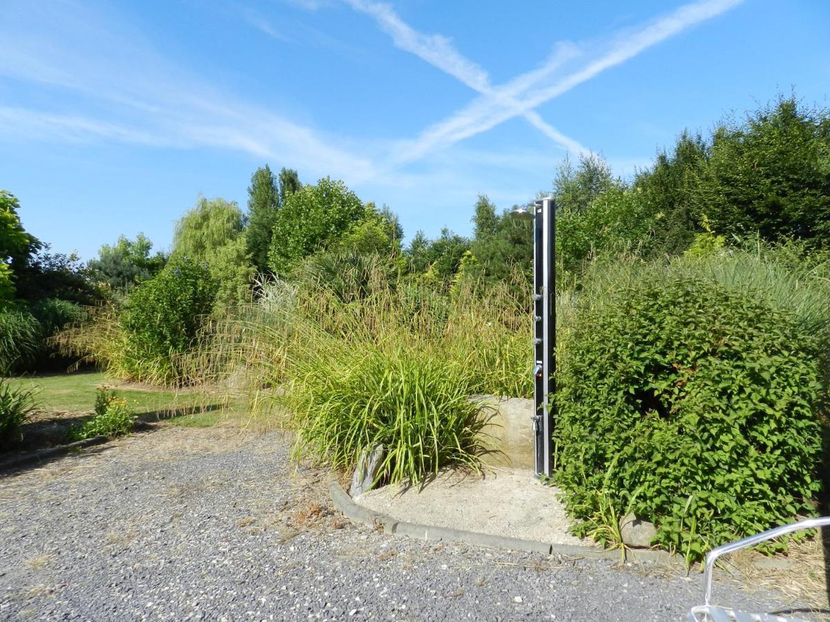 Gite La Grenouillere Esqueheries Buitenkant foto
