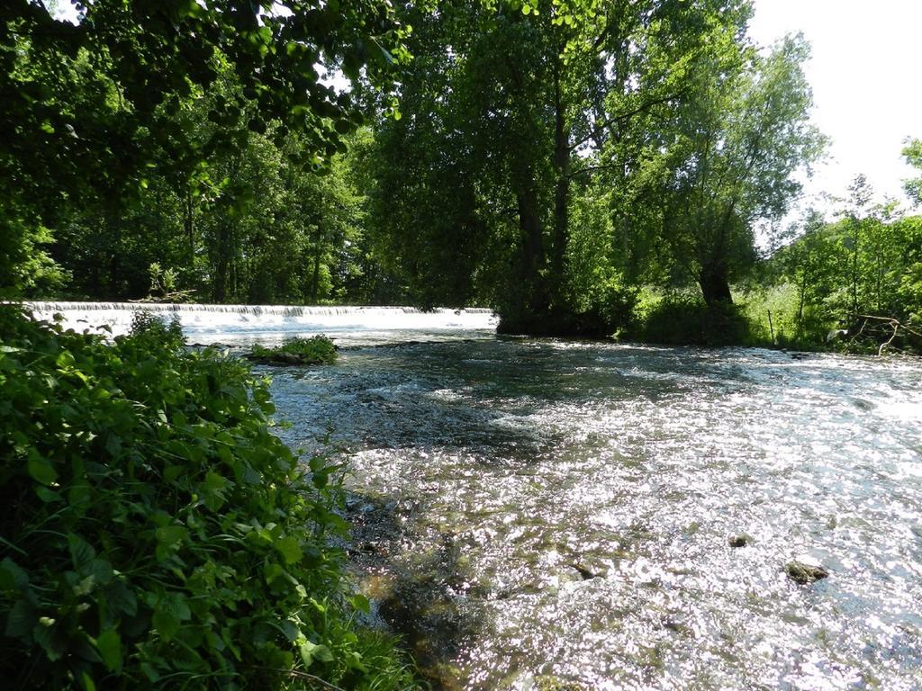 Gite La Grenouillere Esqueheries Buitenkant foto